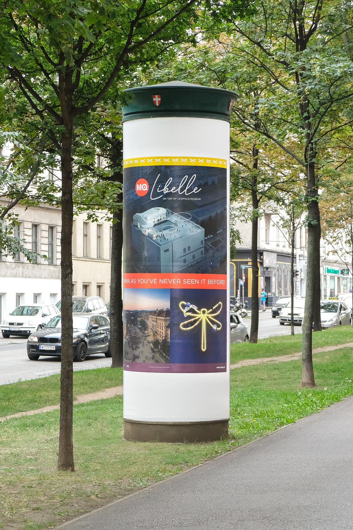 MQLibelle_OOH_litfass_DSF7569_1200x1800px